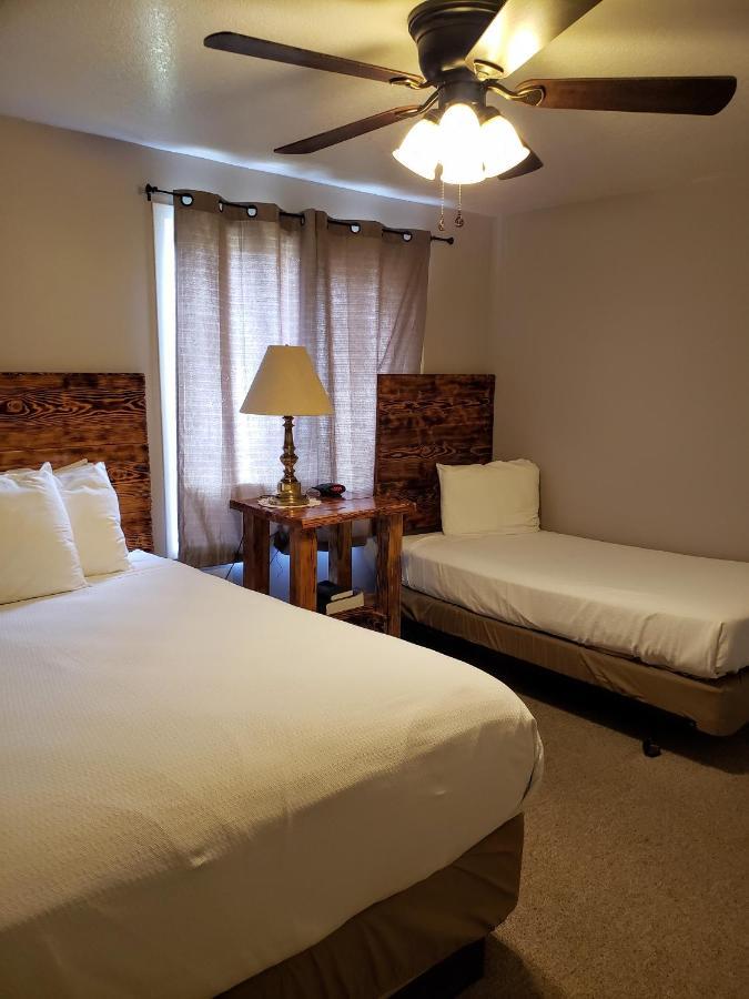 Flaming Gorge Resort Dutch John Exteriör bild